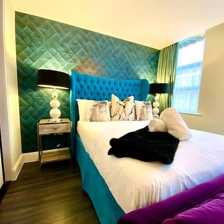 Stunning Apartment Suite - Free Parking & Wifi! بول المظهر الخارجي الصورة