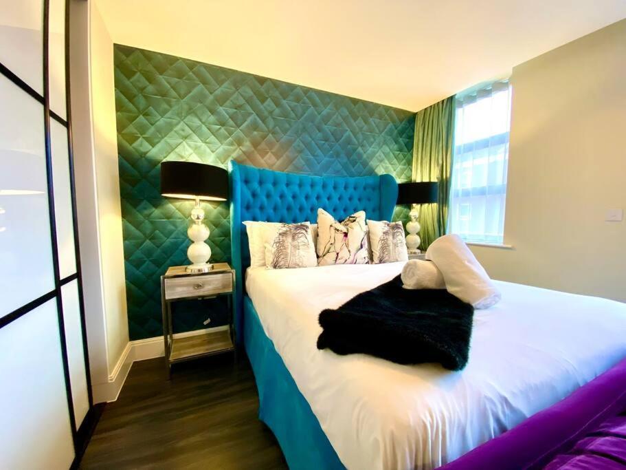Stunning Apartment Suite - Free Parking & Wifi! بول المظهر الخارجي الصورة