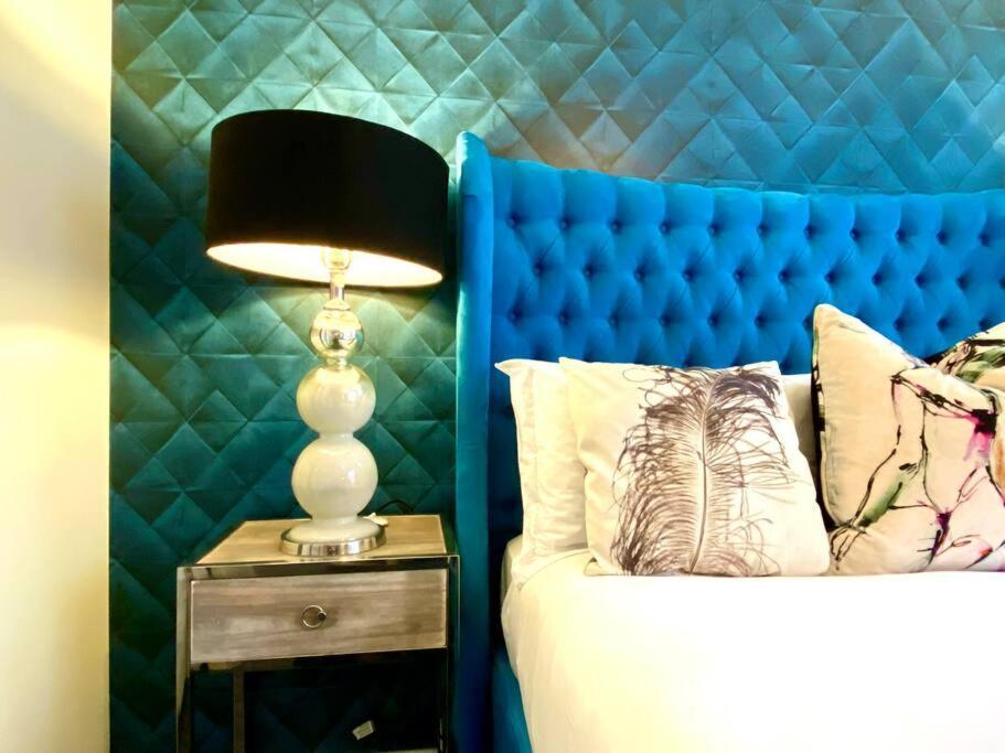 Stunning Apartment Suite - Free Parking & Wifi! بول المظهر الخارجي الصورة